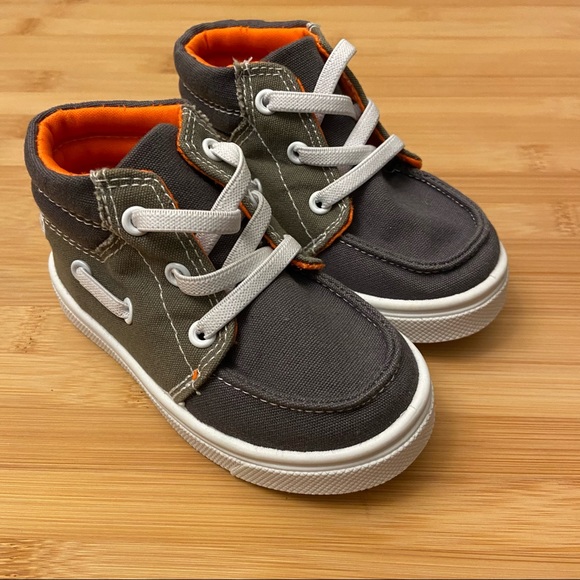 oomphies Other - Toddler boy sneaker high tops Oomphies size 6
